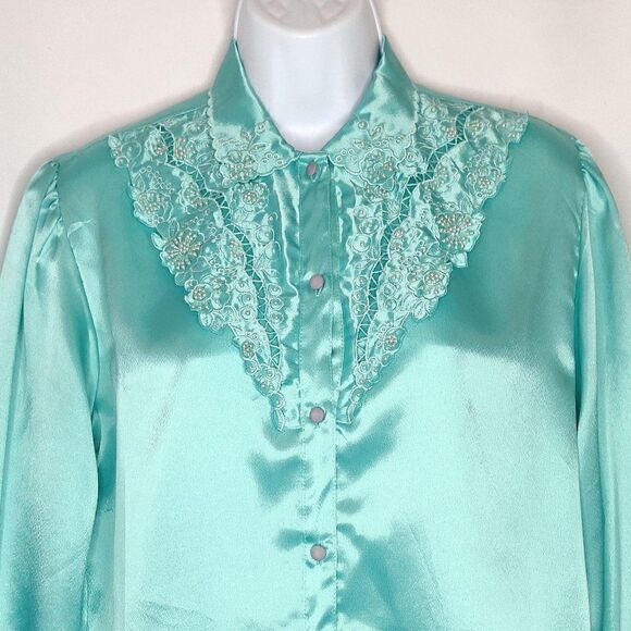 Vintage Satin Blouse Puff Sleeve Sz M Green Embroidered Beaded Scallop Edge Coll - Picture 1 of 5